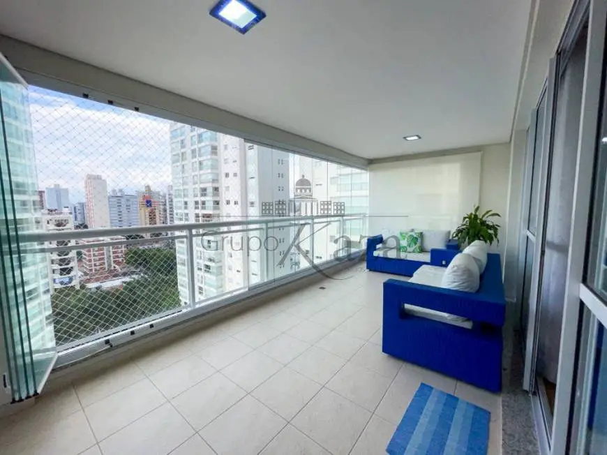 Foto 2 de Apartamento com 4 Quartos à venda, 233m² em Vila Adyana, São José dos Campos