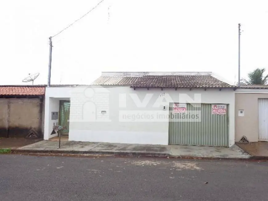 Foto 1 de Casa com 2 Quartos para alugar, 11m² em Jardim das Palmeiras, Uberlândia