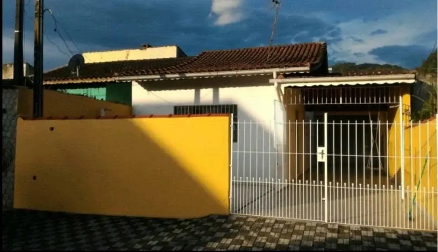 Foto 1 de Casa com 2 Quartos à venda, 81m² em , Mongaguá