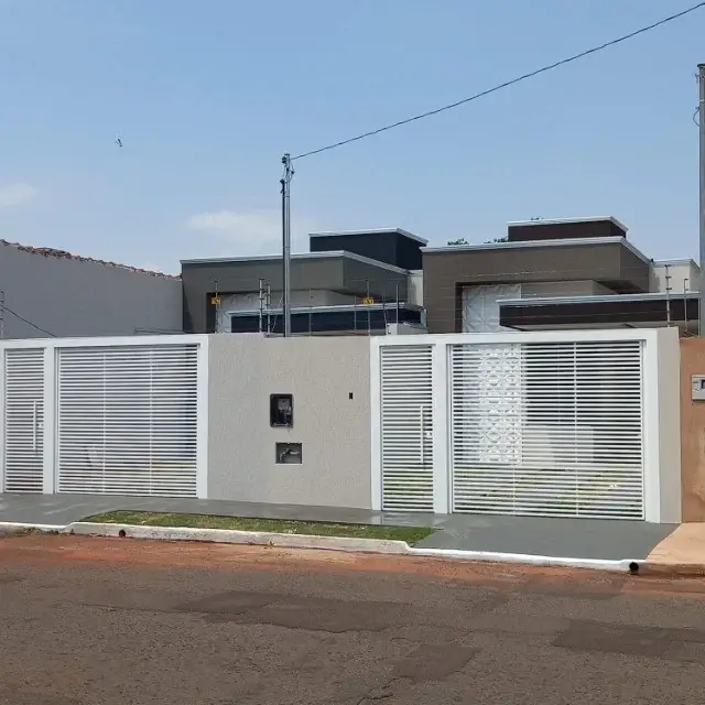 Foto 1 de Casa com 3 Quartos à venda, 104m² em Jardim Leblon, Campo Grande
