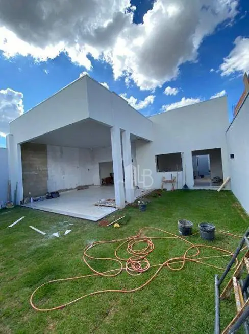 Foto 1 de Casa com 3 Quartos à venda, 150m² em Jardim Veneza, Uberlândia