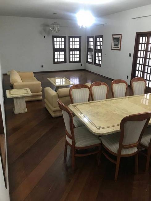 Foto 1 de Casa com 3 Quartos à venda, 442m² em Vila Paraiba, Guaratinguetá