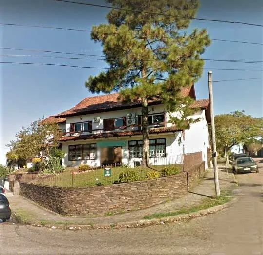 Foto 2 de Casa com 4 Quartos para alugar, 550m² em Medianeira, Porto Alegre