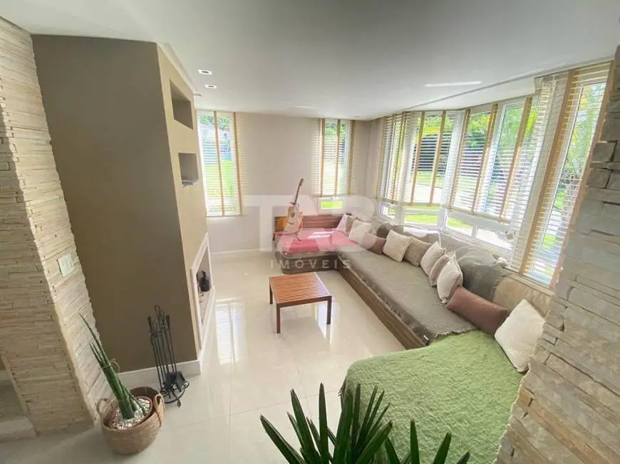Foto 3 de Casa com 4 Quartos à venda, 322m² em Praia Brava, Itajaí
