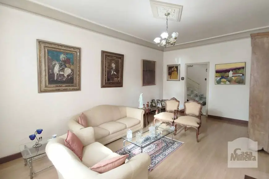 Foto 1 de Casa com 4 Quartos à venda, 295m² em Serra, Belo Horizonte