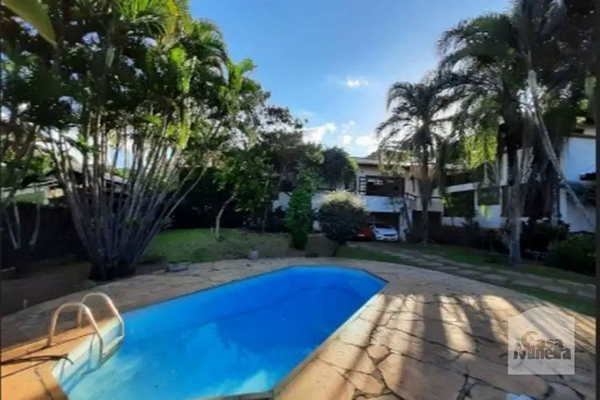Foto 1 de Casa de Condomínio com 5 Quartos à venda, 920m² em Braúnas, Belo Horizonte