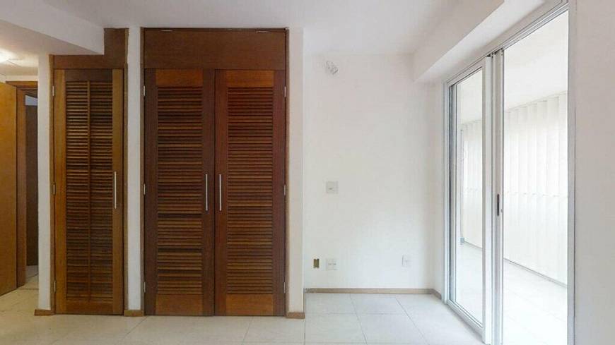 Foto 2 de Apartamento com 1 Quarto à venda, 100m² em Lagoa, Rio de Janeiro