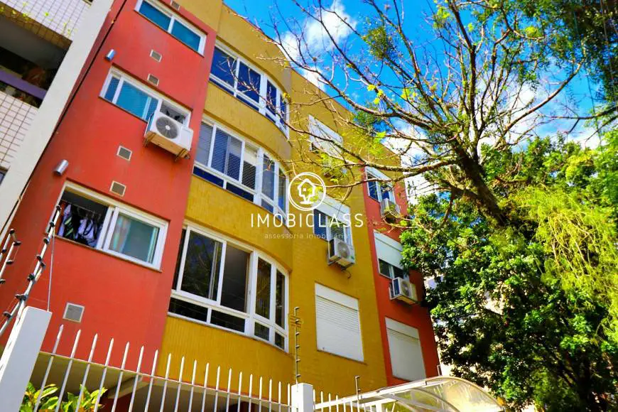 Foto 1 de Apartamento com 1 Quarto à venda, 55m² em Santo Antônio, Porto Alegre
