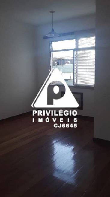 Foto 1 de Apartamento com 2 Quartos à venda, 74m² em Lagoa, Rio de Janeiro