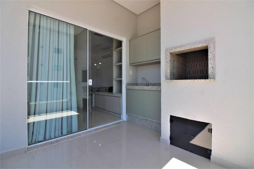 Foto 1 de Apartamento com 2 Quartos à venda, 65m² em Meia Praia, Itapema