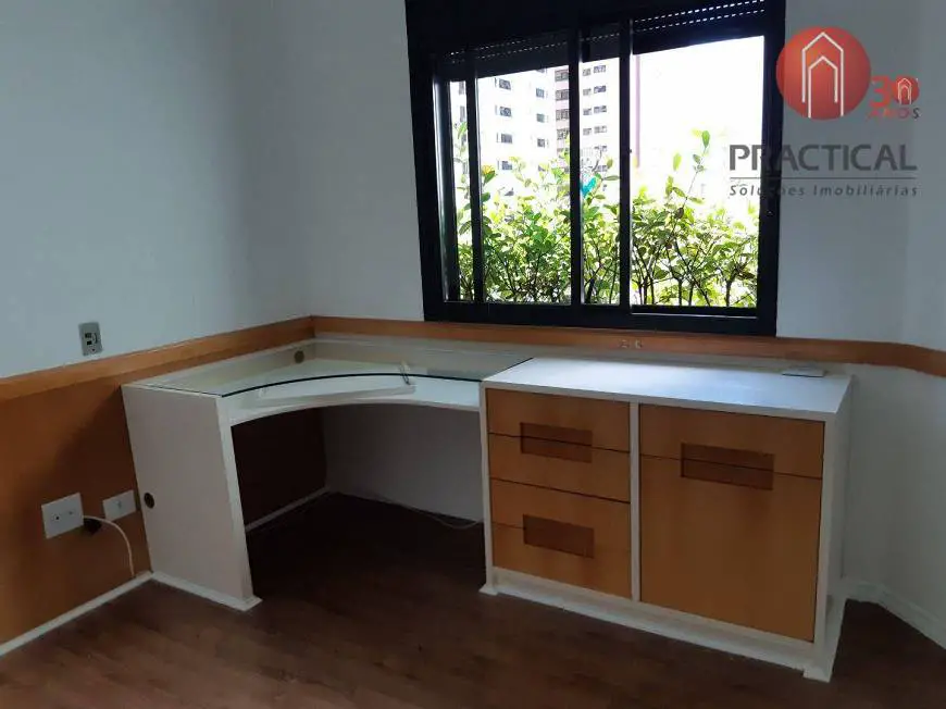 Foto 5 de Apartamento com 3 Quartos para alugar, 160m² em Planalto Paulista, São Paulo