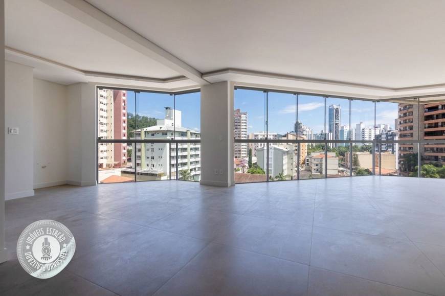 Foto 1 de Apartamento com 3 Quartos à venda, 159m² em Ponta Aguda, Blumenau