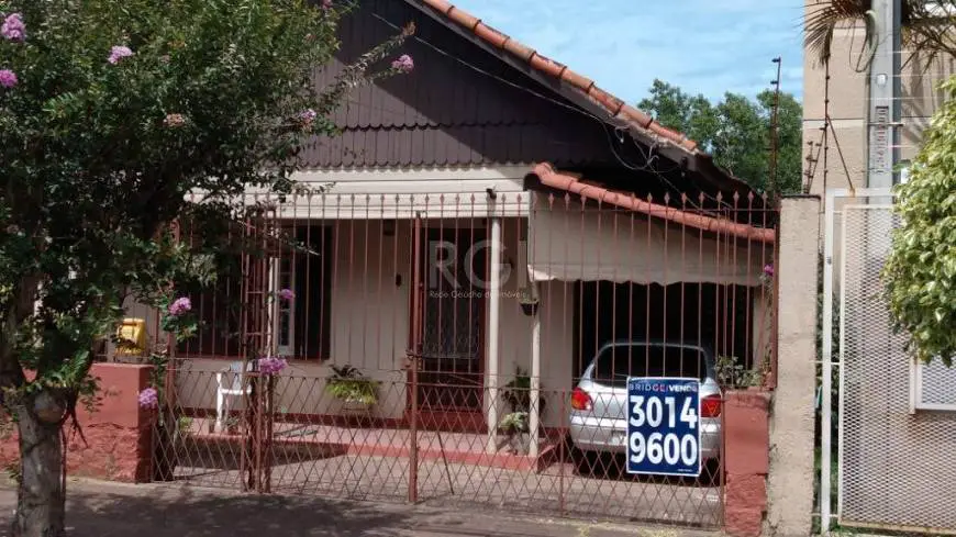 Foto 1 de Casa com 3 Quartos à venda, 120m² em Jardim São Pedro, Porto Alegre