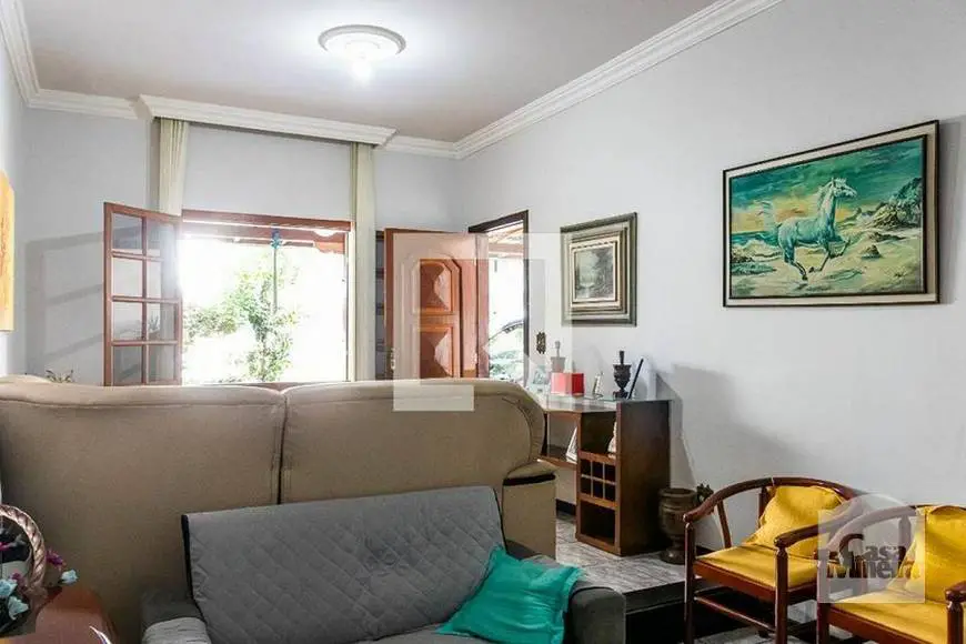 Foto 2 de Casa com 3 Quartos à venda, 110m² em Ouro Preto, Belo Horizonte