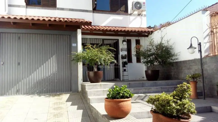 Foto 1 de Casa com 3 Quartos à venda, 240m² em São Sebastião, Porto Alegre