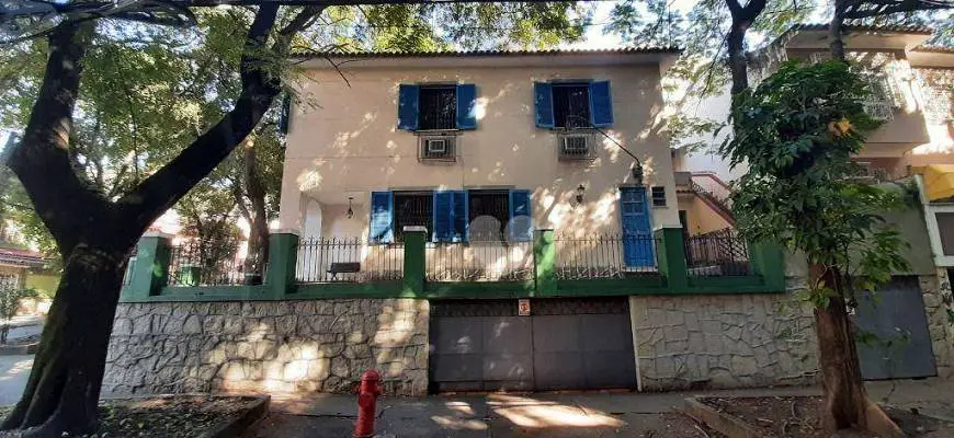 Foto 1 de Casa com 4 Quartos à venda, 200m² em Grajaú, Rio de Janeiro