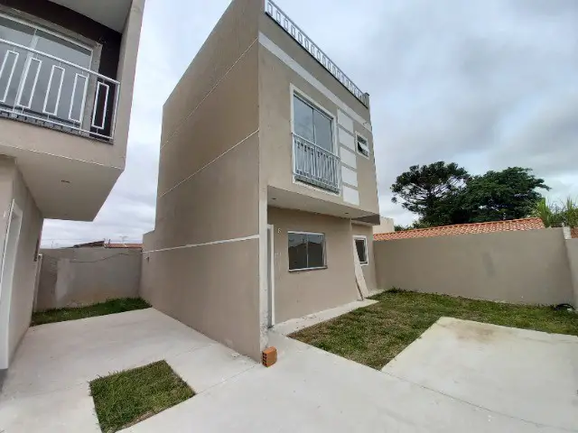 Foto 1 de Sobrado com 3 Quartos à venda, 102m² em Uberaba, Curitiba
