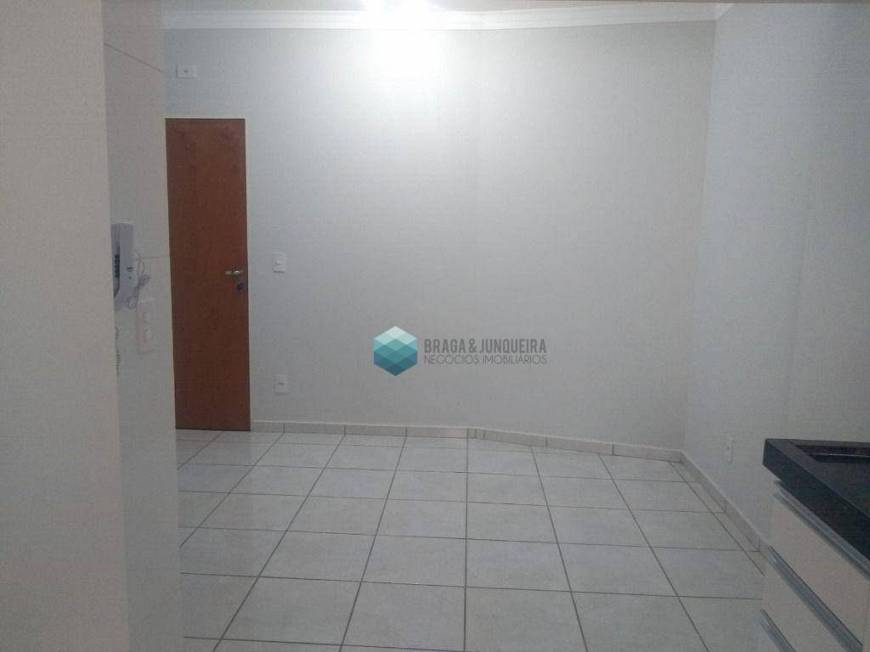 Foto 3 de Apartamento com 2 Quartos para alugar, 50m² em Vila Imperial, São José do Rio Preto