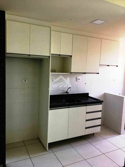 Foto 2 de Apartamento com 3 Quartos para alugar, 66m² em Centro, Londrina