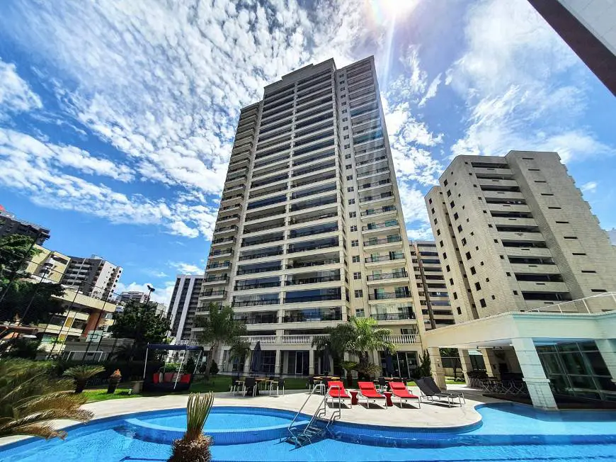 Foto 1 de Apartamento com 3 Quartos à venda, 212m² em Meireles, Fortaleza