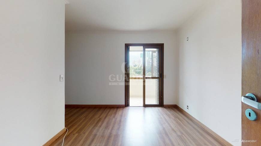 Foto 5 de Apartamento com 3 Quartos à venda, 108m² em Passo da Areia, Porto Alegre
