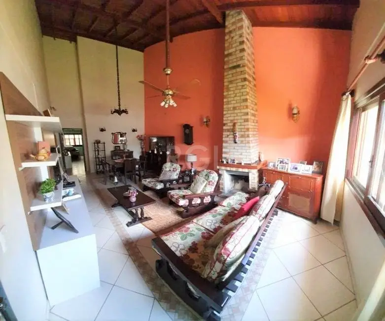 Foto 2 de Casa com 3 Quartos à venda, 266m² em Cavalhada, Porto Alegre