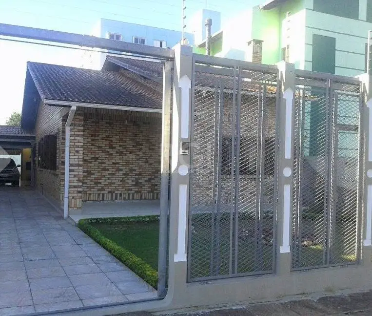 Foto 4 de Casa com 3 Quartos à venda, 266m² em Cavalhada, Porto Alegre
