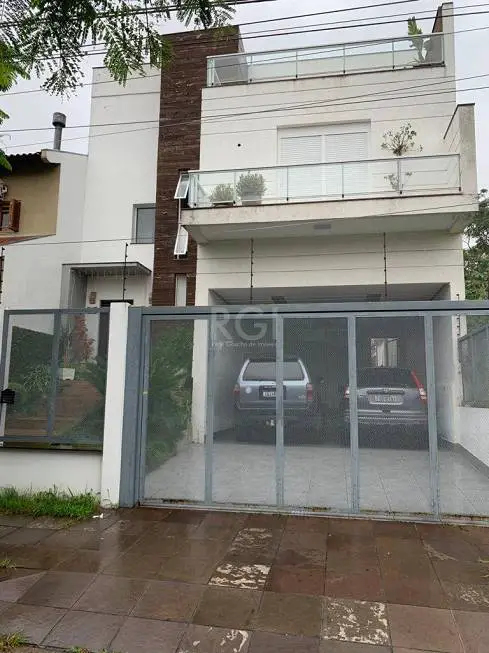 Foto 1 de Casa com 3 Quartos à venda, 300m² em Espiríto Santo, Porto Alegre