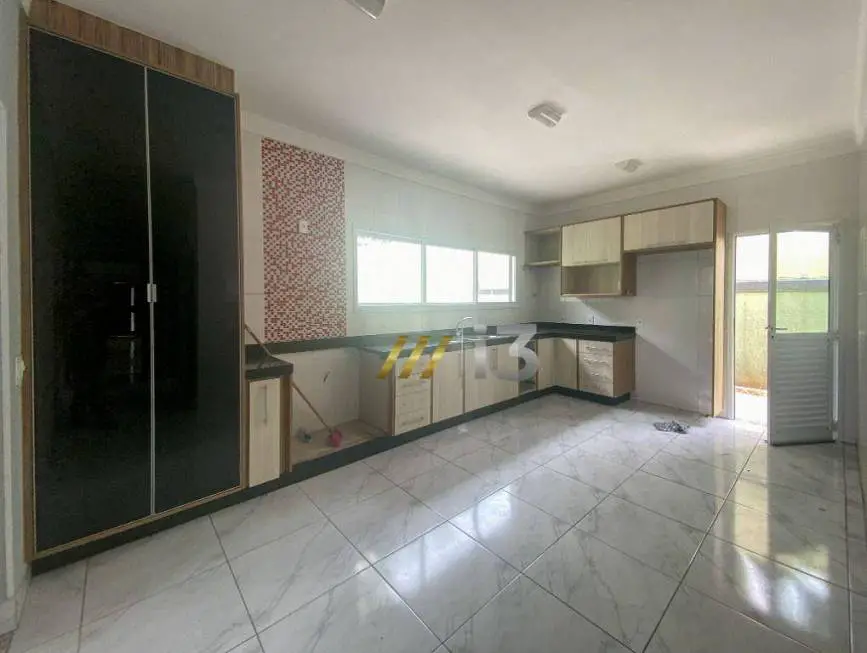 Foto 2 de Casa de Condomínio com 3 Quartos à venda, 300m² em Condominio Porto Atibaia, Atibaia