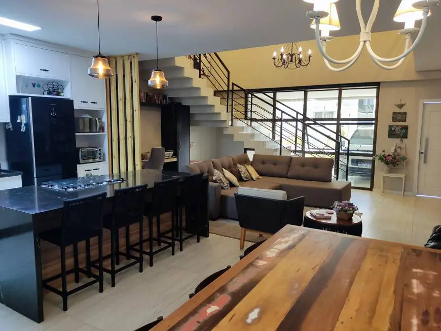 Foto 1 de Casa de Condomínio com 3 Quartos à venda, 217m² em Deltaville, Biguaçu