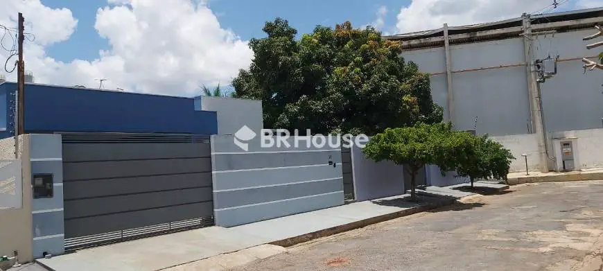 Foto 1 de Casa de Condomínio com 3 Quartos à venda, 230m² em Jardim Petrópolis, Cuiabá