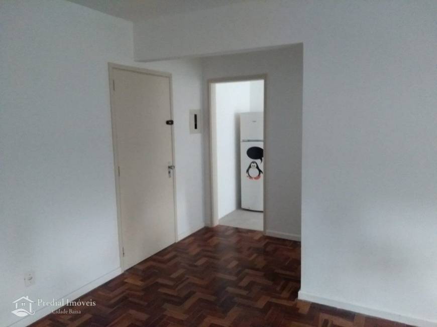 Foto 2 de Kitnet com 1 Quarto à venda, 31m² em Cidade Baixa, Porto Alegre