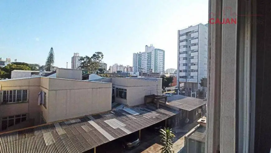 Foto 4 de Apartamento com 2 Quartos à venda, 65m² em Santana, Porto Alegre