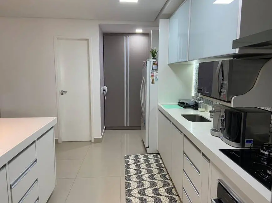 Foto 4 de Apartamento com 3 Quartos à venda, 215m² em Vila Carrão, São Paulo