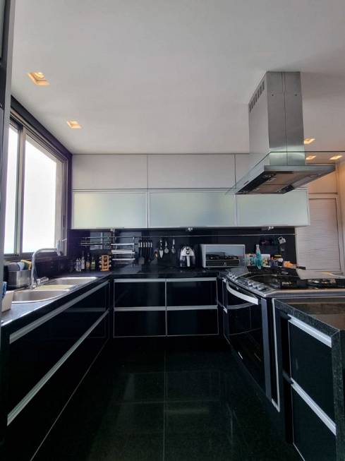 Foto 5 de Apartamento com 4 Quartos à venda, 180m² em Belvedere, Belo Horizonte