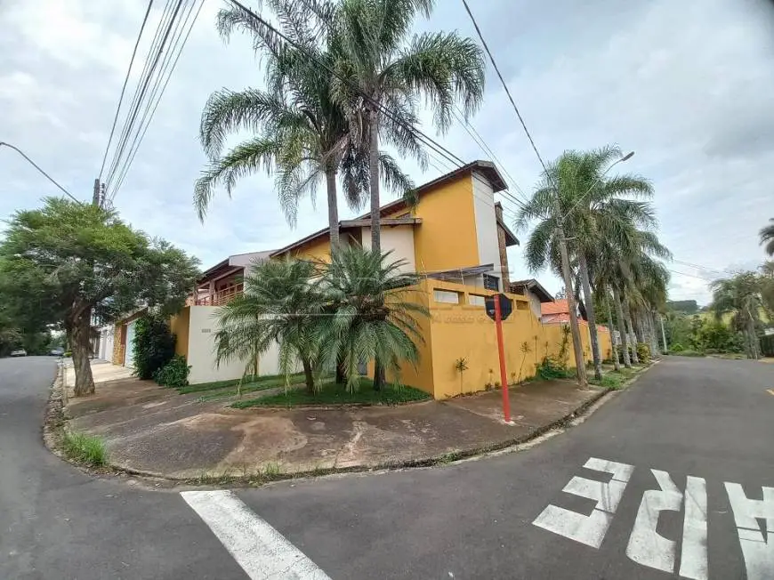 Foto 3 de Casa com 3 Quartos para alugar, 243m² em Jardim Cardinalli, São Carlos