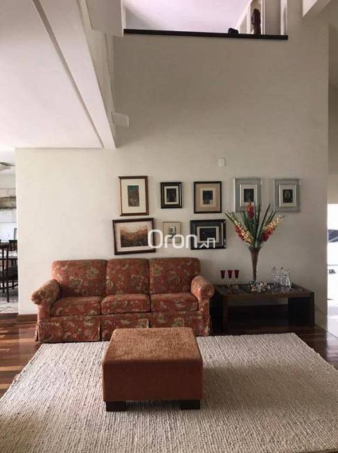Foto 2 de Sobrado com 3 Quartos à venda, 350m² em Setor Oeste, Goiânia