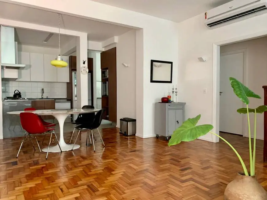 Foto 2 de Apartamento com 2 Quartos para alugar, 110m² em Copacabana, Rio de Janeiro