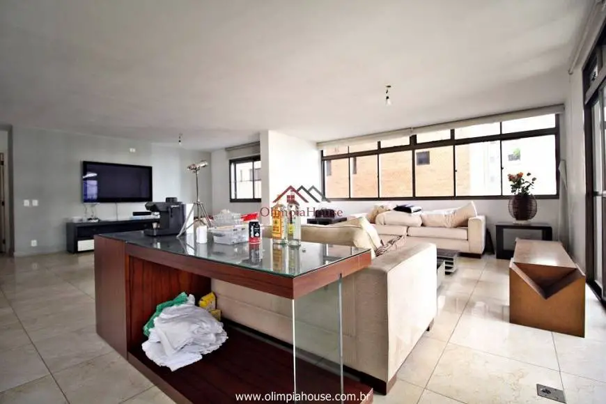 Foto 1 de Apartamento com 2 Quartos para alugar, 180m² em Higienópolis, São Paulo