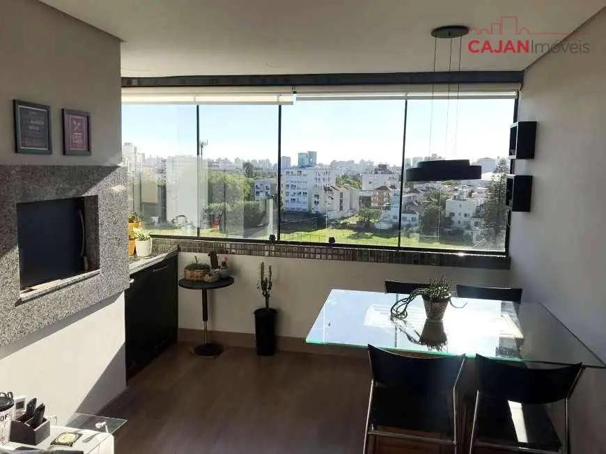 Foto 2 de Apartamento com 2 Quartos à venda, 71m² em Santa Cecília, Porto Alegre