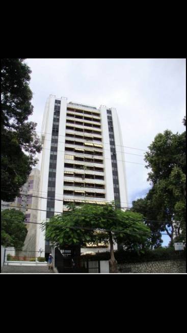 Foto 1 de Apartamento com 4 Quartos para alugar, 185m² em Barra, Salvador