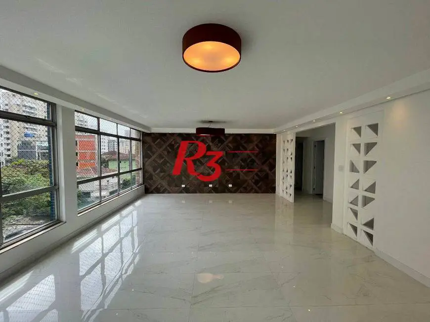 Foto 1 de Apartamento com 4 Quartos à venda, 194m² em Embaré, Santos