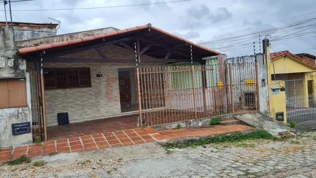 Foto 1 de Casa com 2 Quartos para alugar, 75m² em Alecrim, Natal
