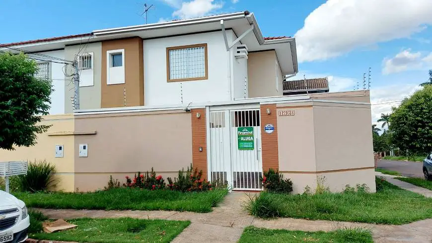 Foto 1 de Casa com 2 Quartos para alugar, 160m² em Santa Fé, Campo Grande