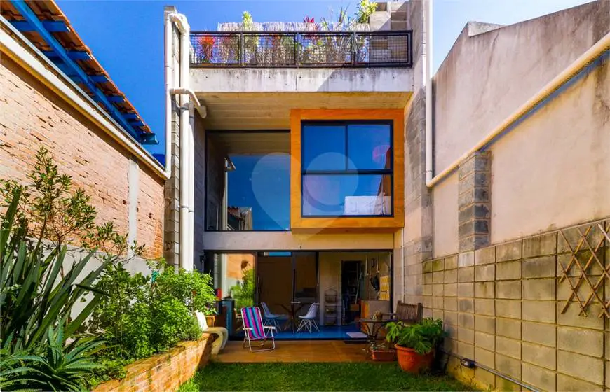 Foto 2 de Casa com 2 Quartos à venda, 176m² em Vila Romana, São Paulo