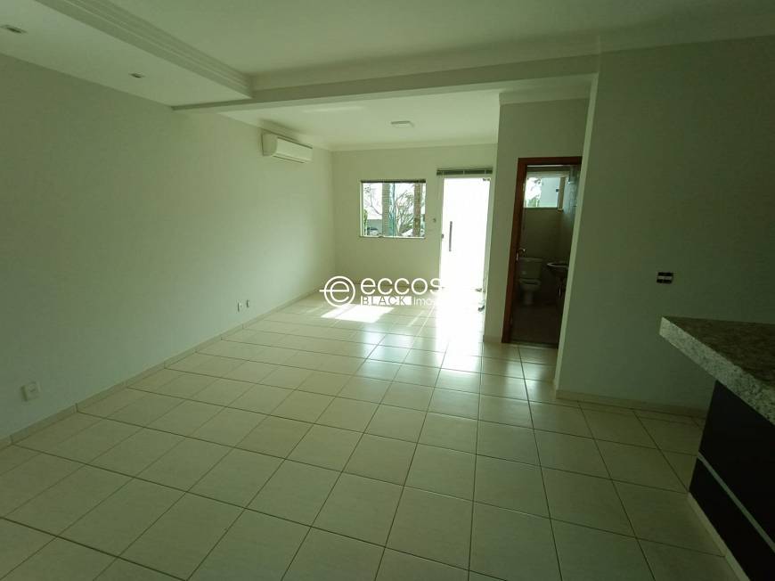 Foto 3 de Casa de Condomínio com 3 Quartos para alugar, 250m² em Aclimacao, Uberlândia