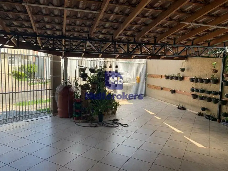 Foto 3 de Sobrado com 3 Quartos à venda, 200m² em Uberaba, Curitiba