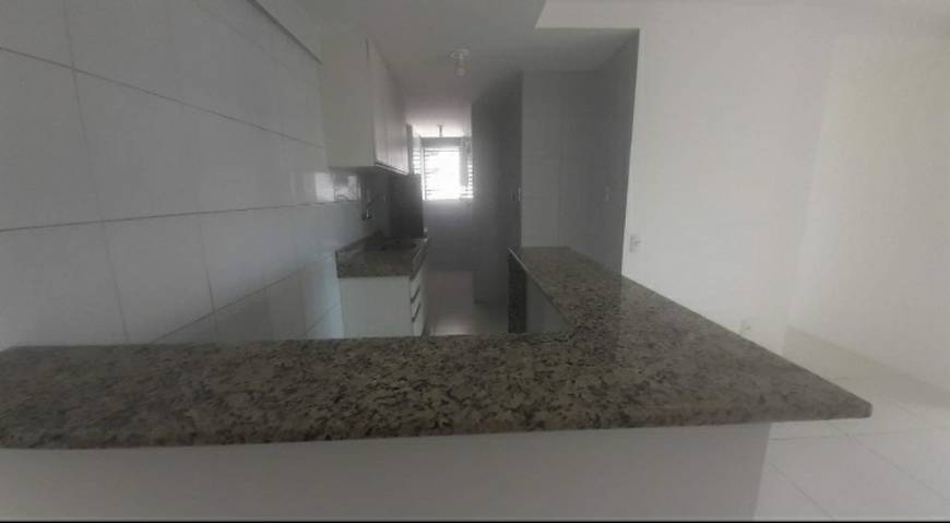 Foto 1 de Apartamento com 3 Quartos para alugar, 62m² em Boa Viagem, Recife