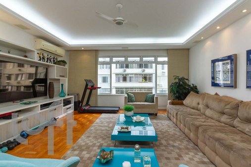 Foto 3 de Apartamento com 4 Quartos à venda, 200m² em Copacabana, Rio de Janeiro