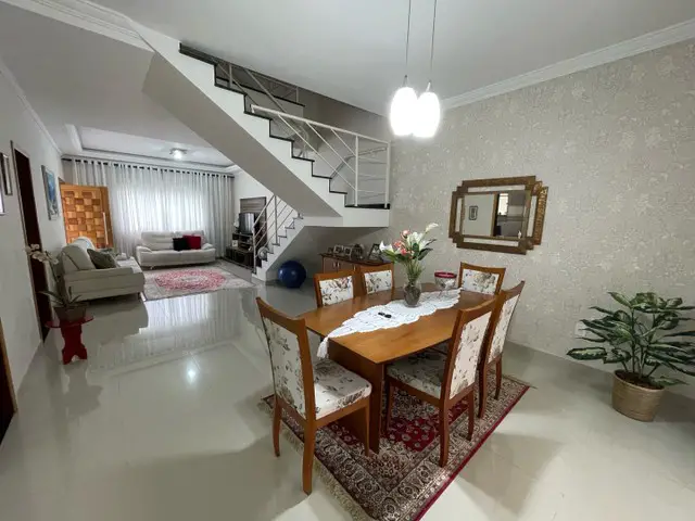 Foto 3 de Casa com 3 Quartos à venda, 250m² em Independencia, Taubaté